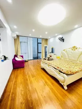 Nam Tu Liem