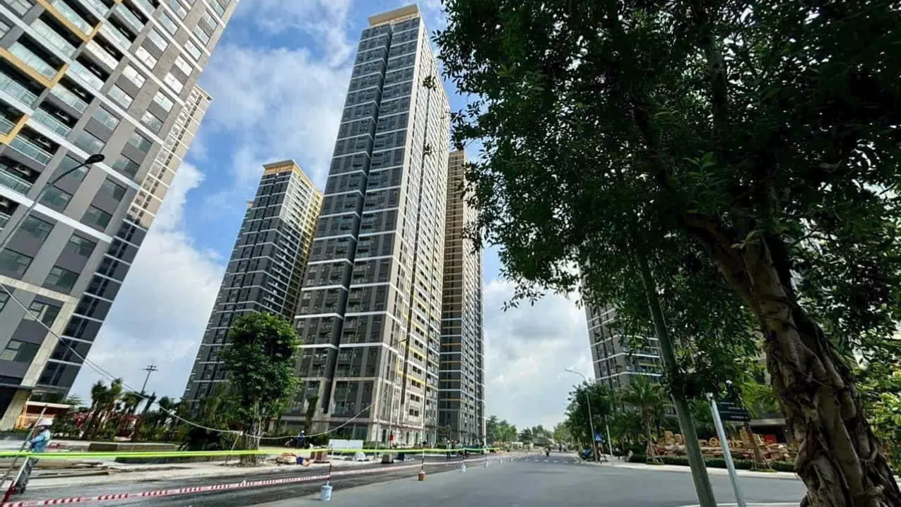 sale of apartment at good price, super view inside the area