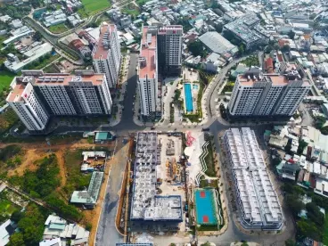 selling 2 bedroom apartment loss 100 million compared to contract. picity high park district 12