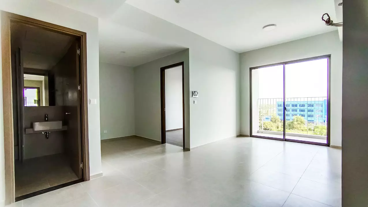 selling 2 bedroom apartment + west gate binh chanh, cut 300 million
