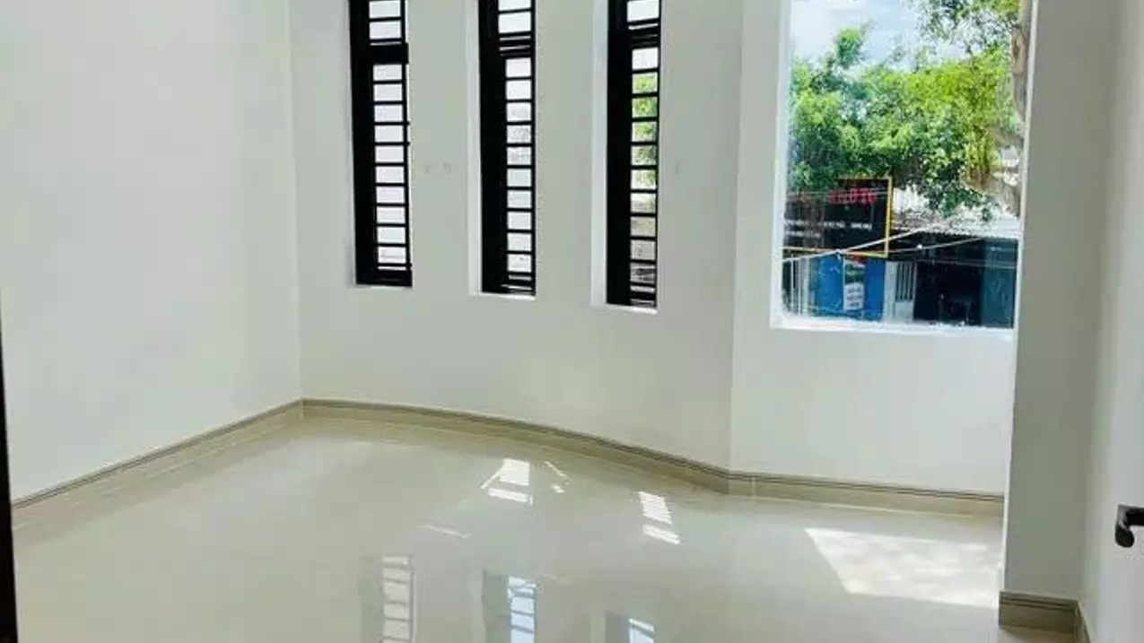 selling a 3-storey house with an area of ​​50m2 with business frontage, la xuan oai street, long truong ward, thu duc,