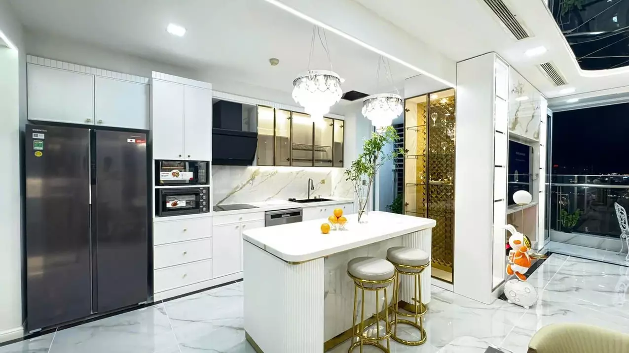 selling a unique 4-bedroom luxury apartment in vinhomes central park