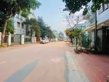 Nam Tu Liem