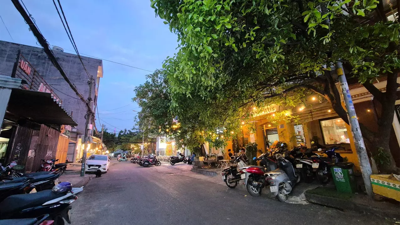 storey villa in front of phan xich long phu nhuan food court