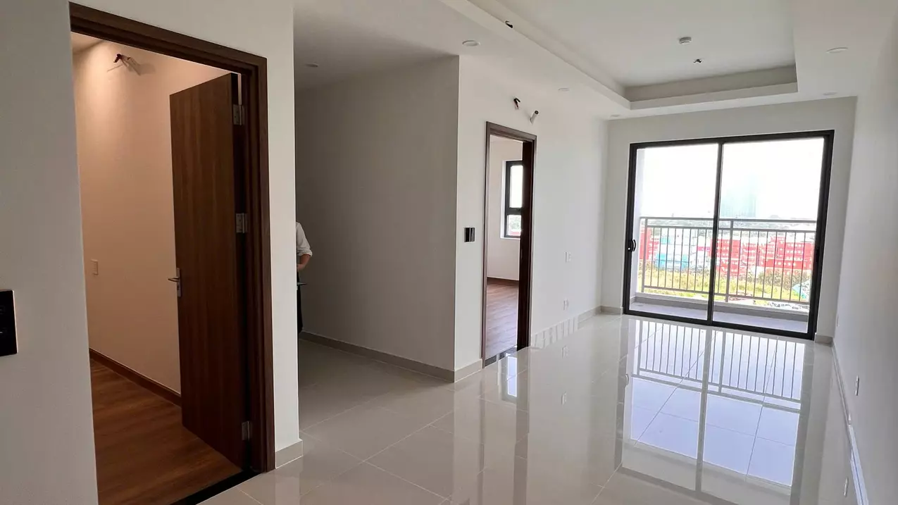 2 bedrooms, 2 bathrooms - 10 million/month, basic furniture - district 7 riverside for rent