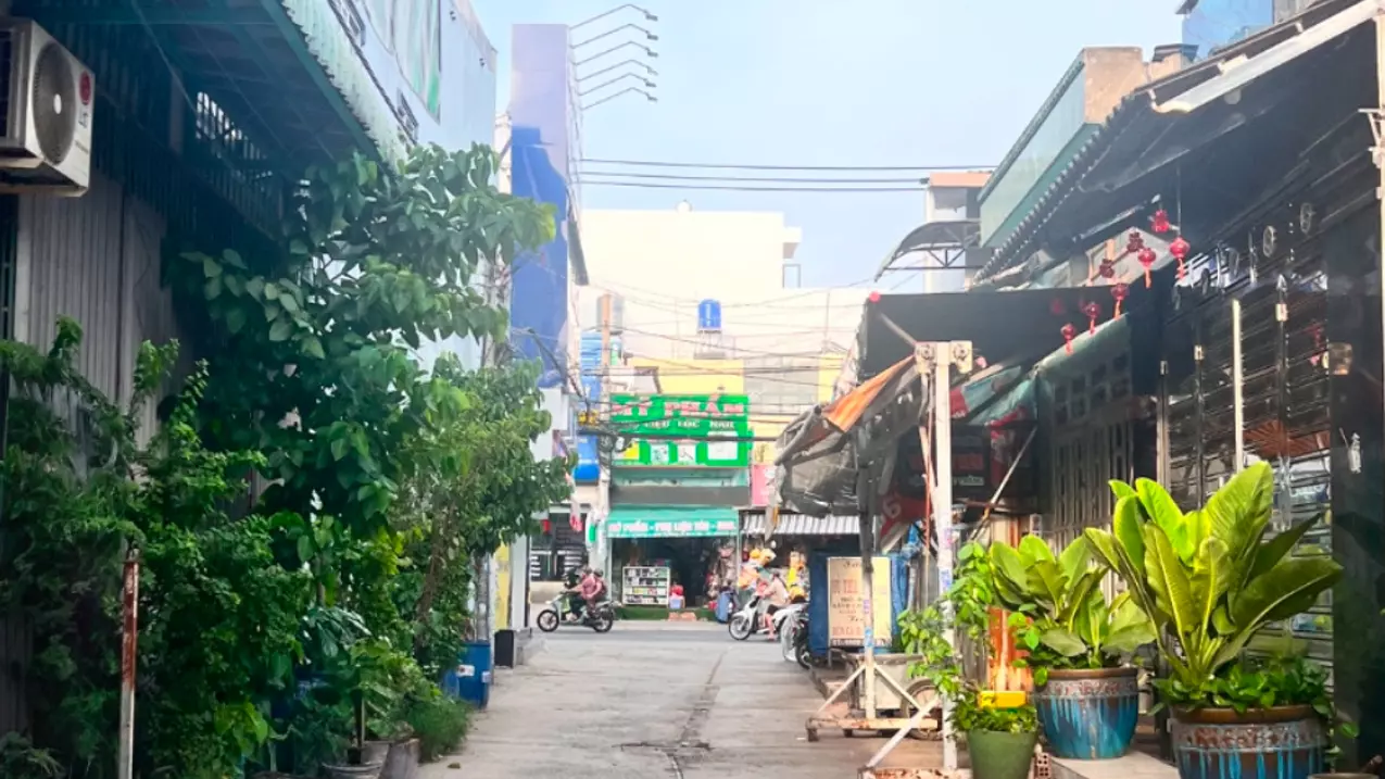 binh tri dong - binh tan 54m ( 4x13.5 ) 4 floors - 4 brs, 3 bathrooms - social connection to the house - only 5 billion little.