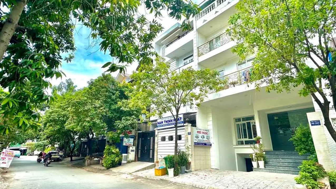 Tan Phu