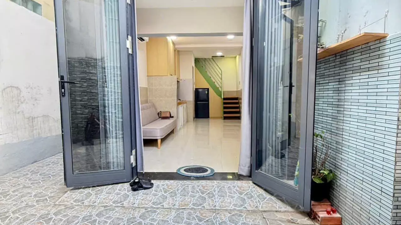 close: beautiful house in go vap - car alley - 3.55 billion (reduced 130 million)