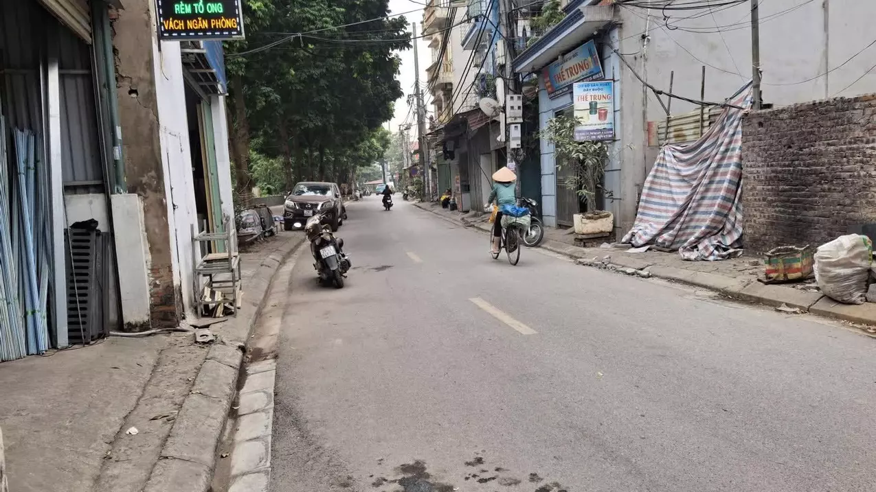Nam Tu Liem