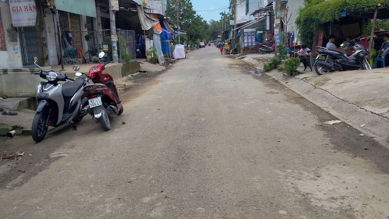 for sale 100m2 of land in tan tao resettlement area