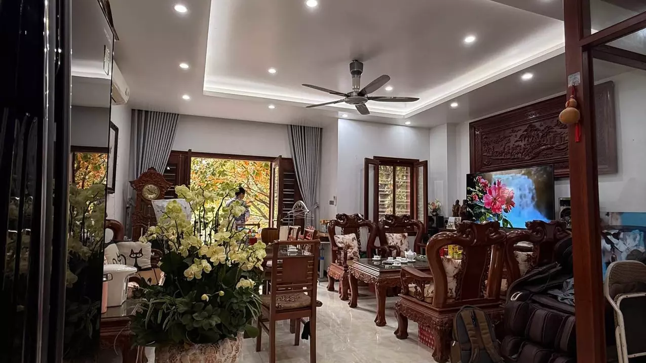 Nam Tu Liem