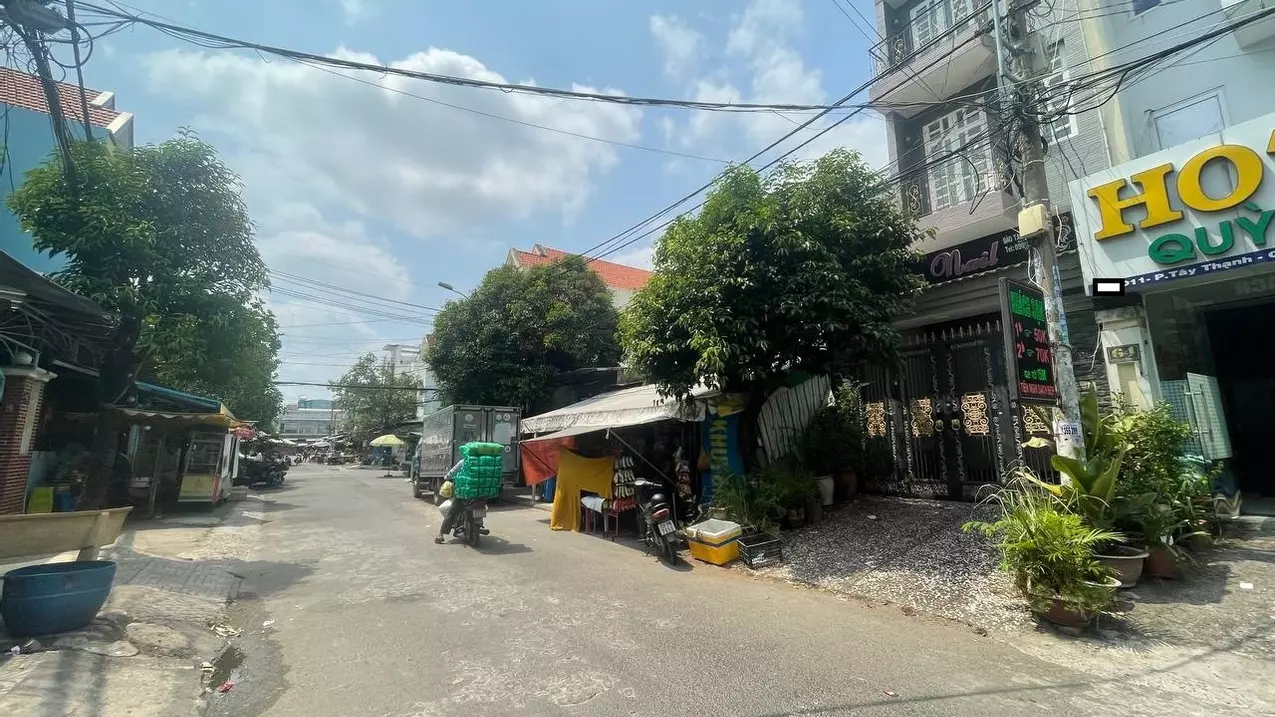 Tan Phu