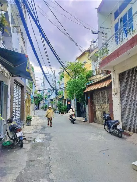 Tan Phu