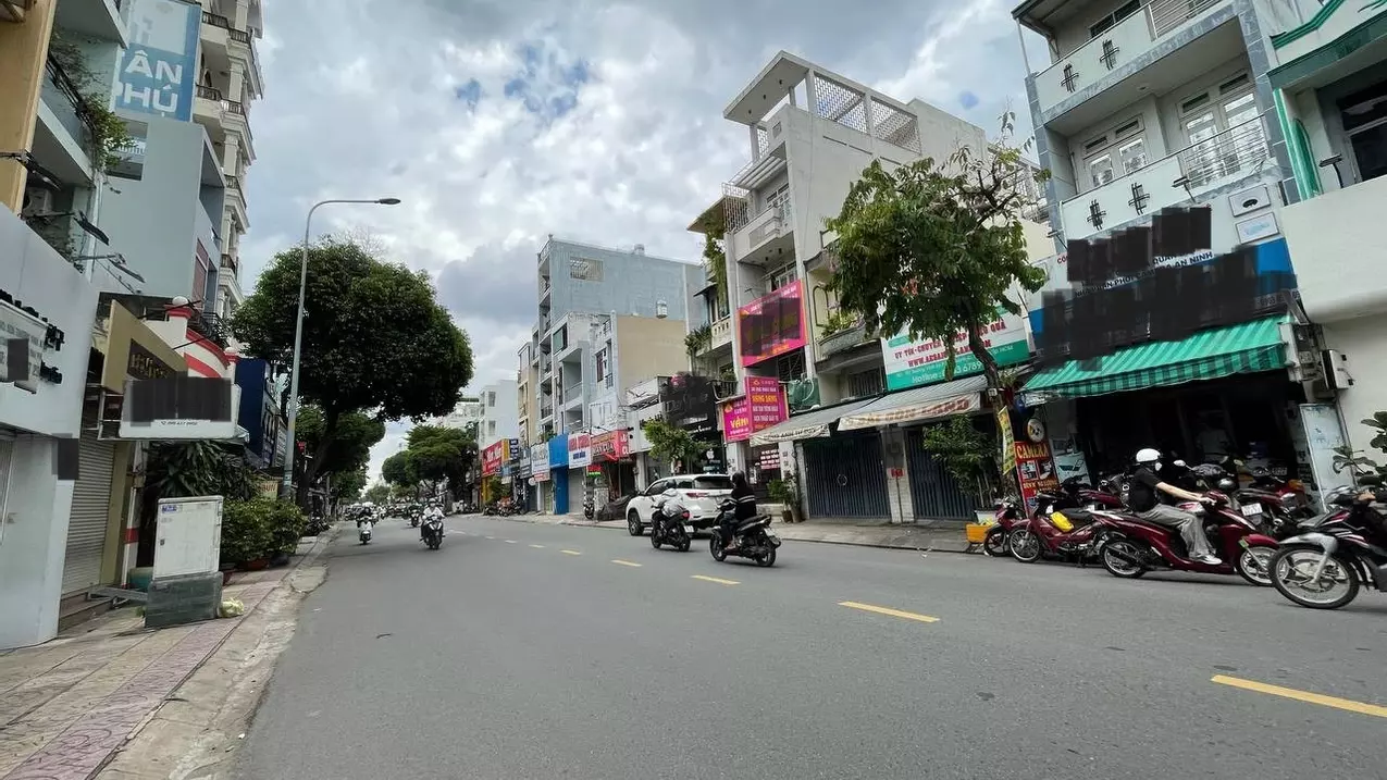 Tan Phu