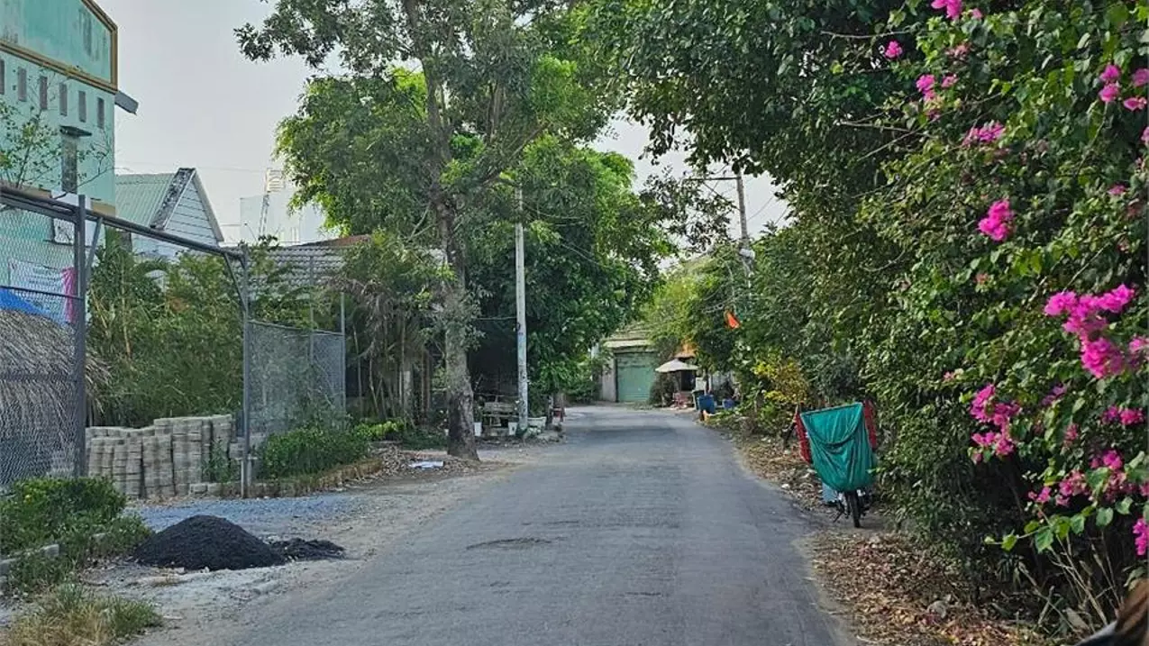 land for sale on nguyen dinh kien front - huge 18m horizontal - near hcmc children's hospital - price only 15 billion