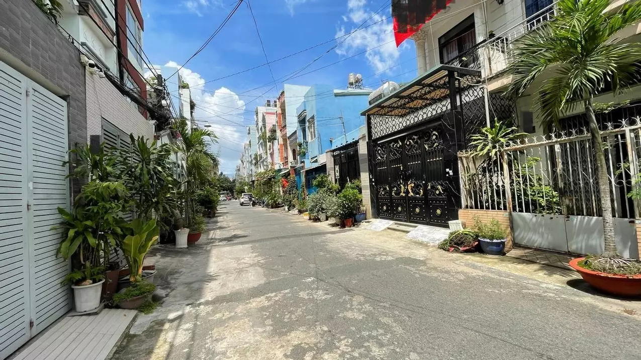 Tan Phu