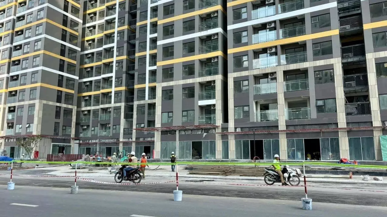 sale of apartment at good price, super view inside the area