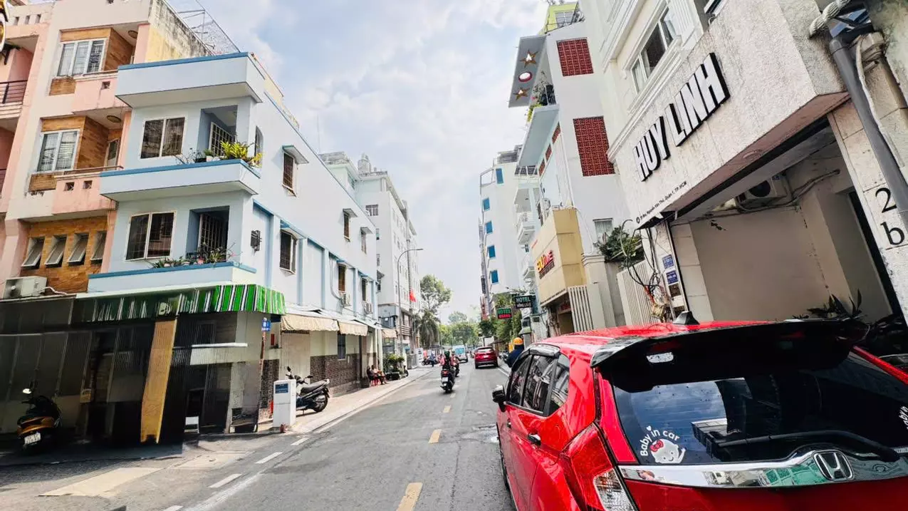 sale of hai ba trung street, district 3, opposite le van tam park, area: 4.5x24m, 3-storey ground construction, price 70 billion