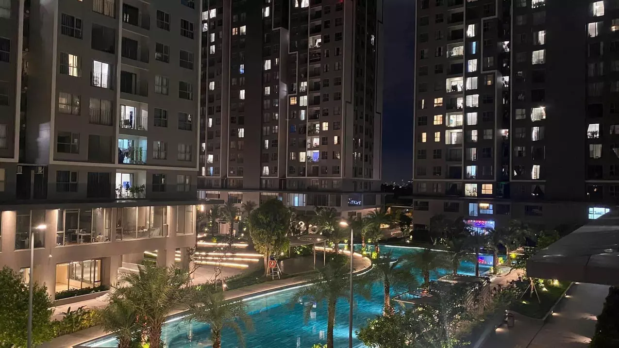 selling 2 bedroom apartment + west gate binh chanh, cut 300 million