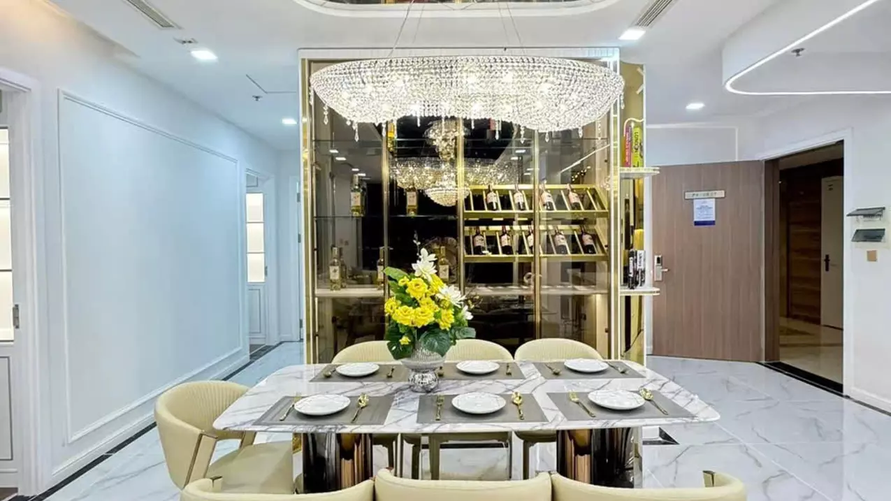 selling a unique 4-bedroom luxury apartment in vinhomes central park