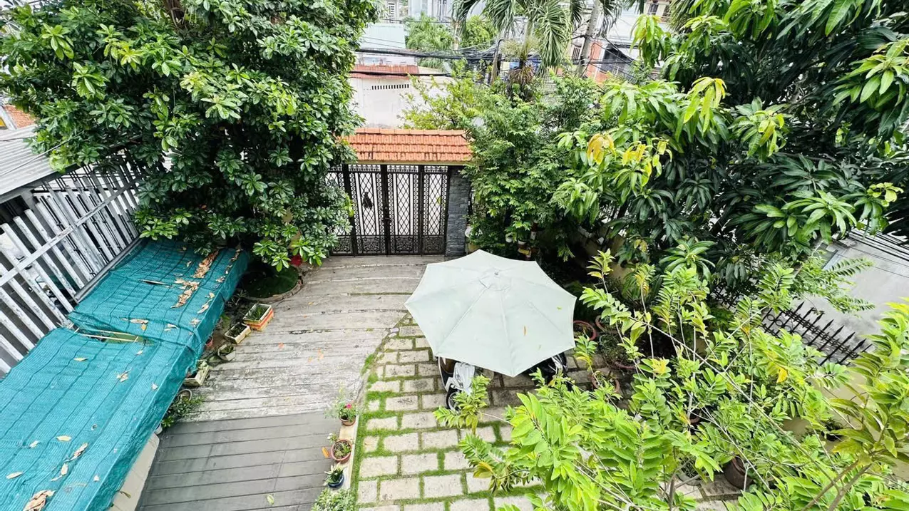 selling and dividing assets, reducing floor collapse >villa on corner lot 277m2. from 28 billion reduced to 15.x extremely exchange rate