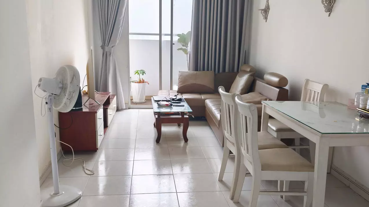 selling c/c nguyen van linh, nice view at hqc plaza, 1.4 billion, corner apartment 70 m2, 2 bedrooms, 2 bathrooms, binh chanh district, hcm