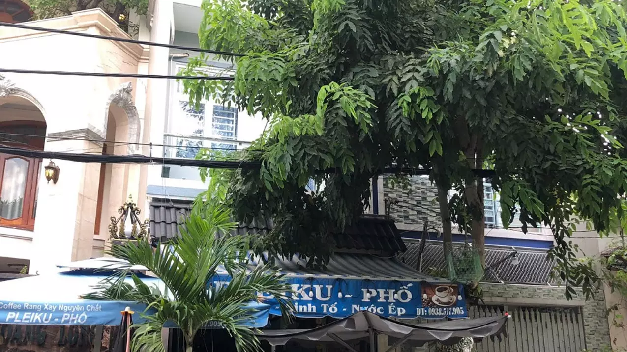 selling land and giving away a house facing 14m street - tan phu. area 4x20m, casting 3 panels just over 8 billion