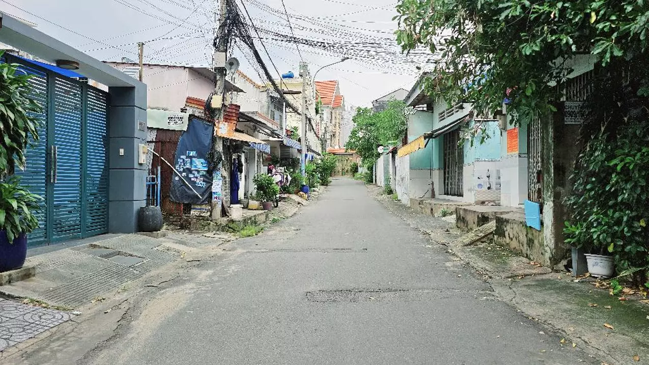 selling land with 8m frontage, giving away a block of flats with cash flow of 32 million, 500m2, do xuan hop (dd79), plb, district 9 for only 32 million