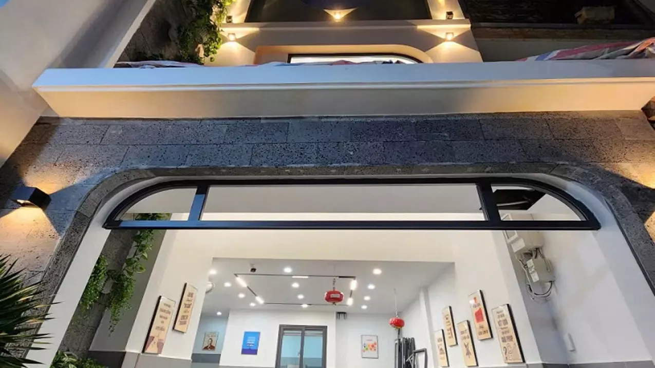 selling service station on su van hanh street, ward 10, district 10, 74m2, 6 floors, spacious, brand new, cash flow 7%