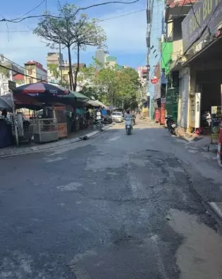 Nam Tu Liem