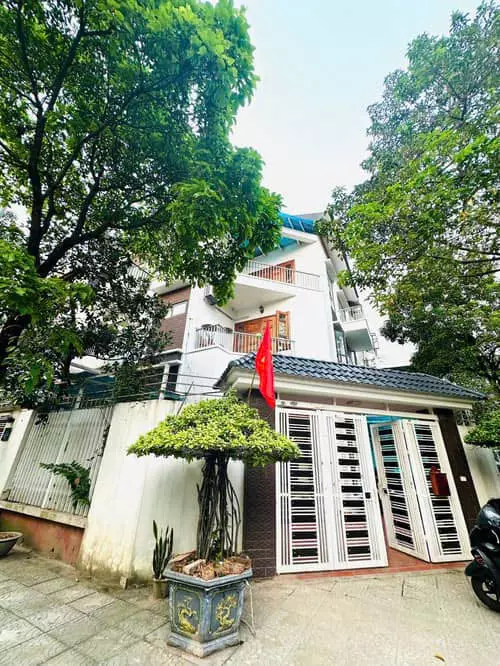 Nam Tu Liem