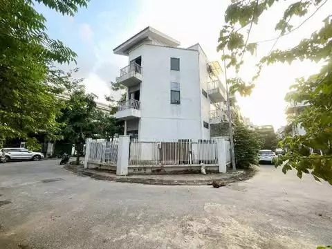 Nam Tu Liem