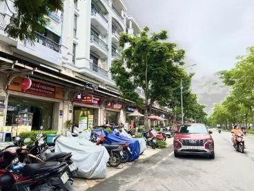 can tien ly sell 5-storey shophouse nguyen thi nhung van phuc city for 22 billion