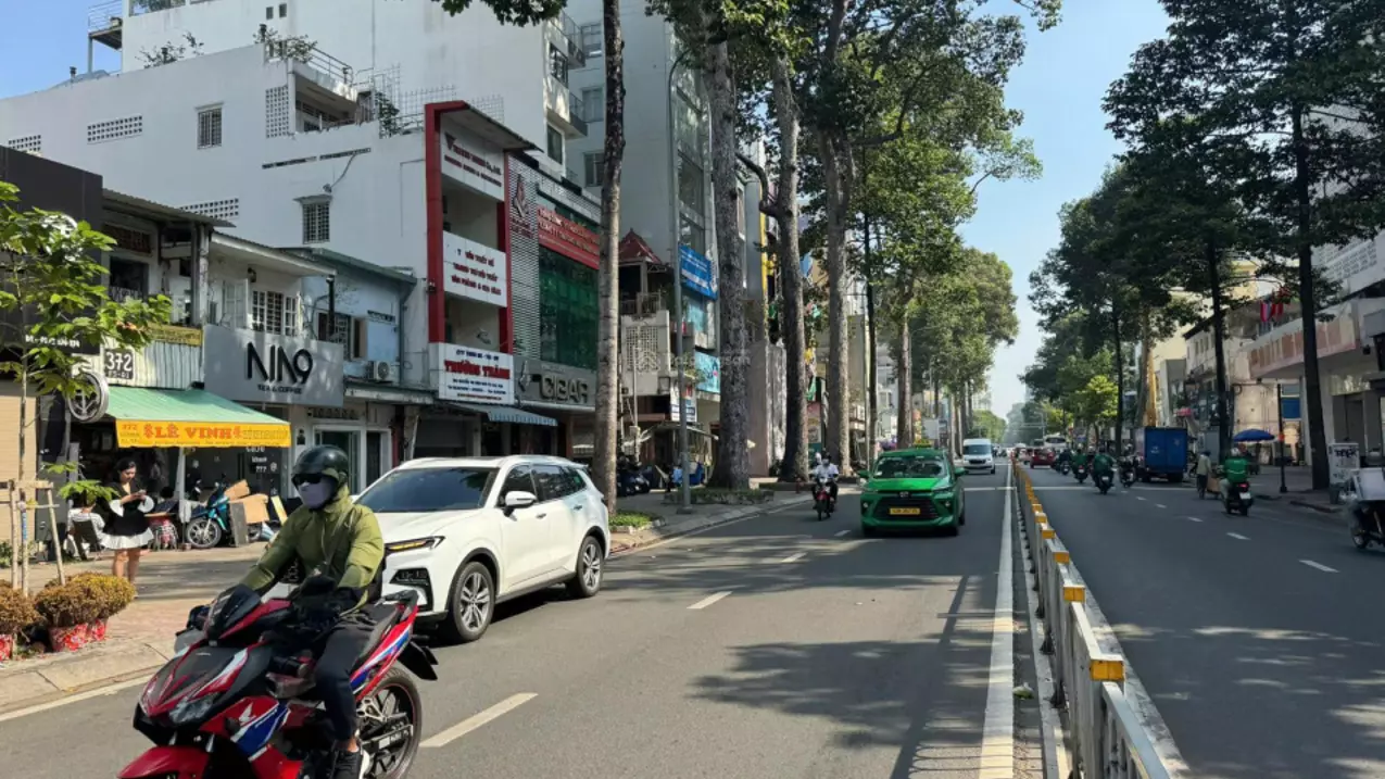 corner front apartment for sale on nguyen thi minh khai district 3 - with lease contract 100 million/month