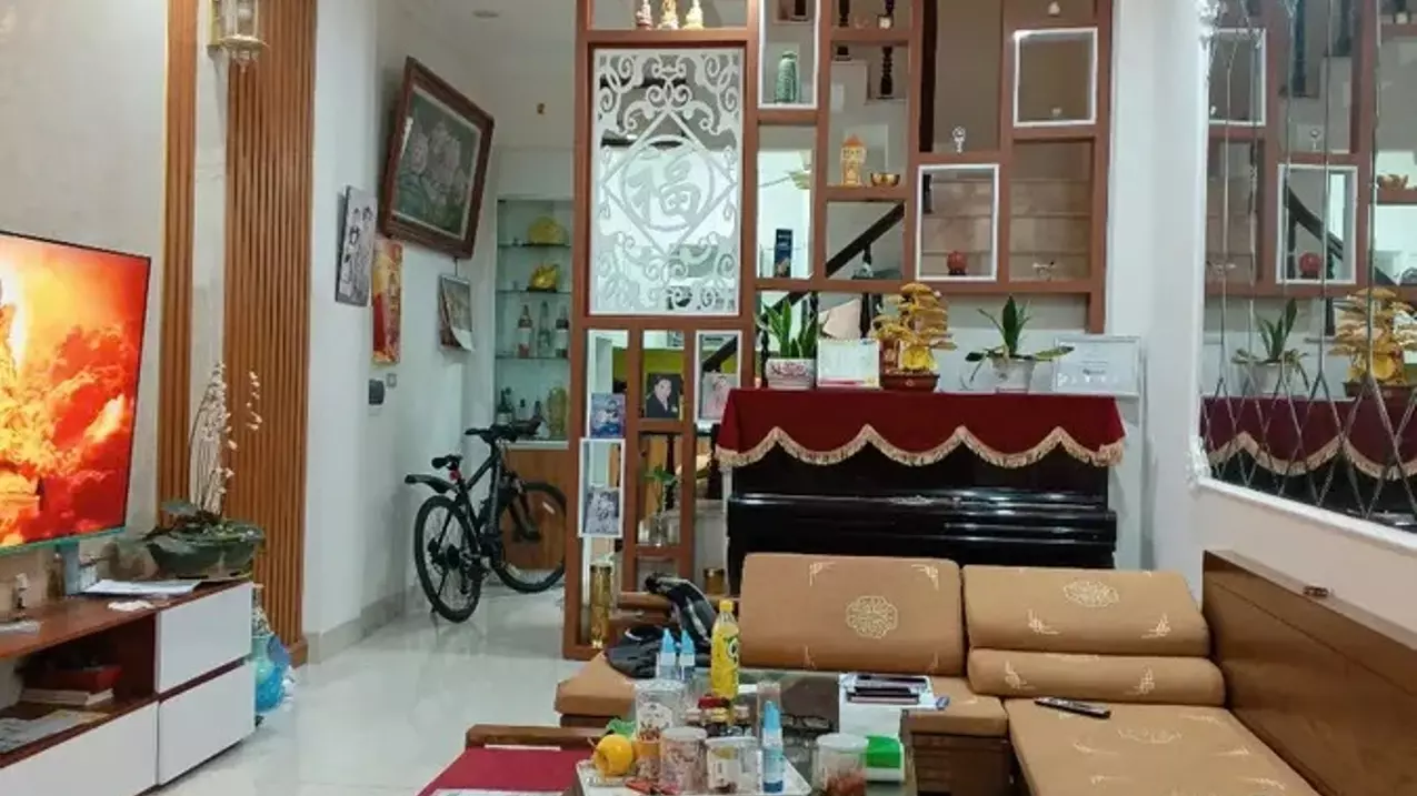 Nam Tu Liem