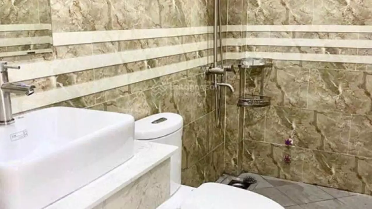selling chdv binh thanh 5 floors, 9 rooms, 50 million/month (4x17m) adjacent to district 1, only 12.5 billion, remaining tl