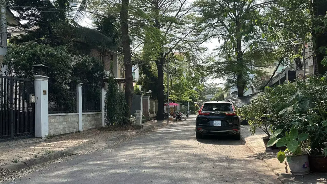selling land to build a horizontal villa 18m wide, alley 160 binh loi, corner view, 324m2, river view, only 38.5 billion