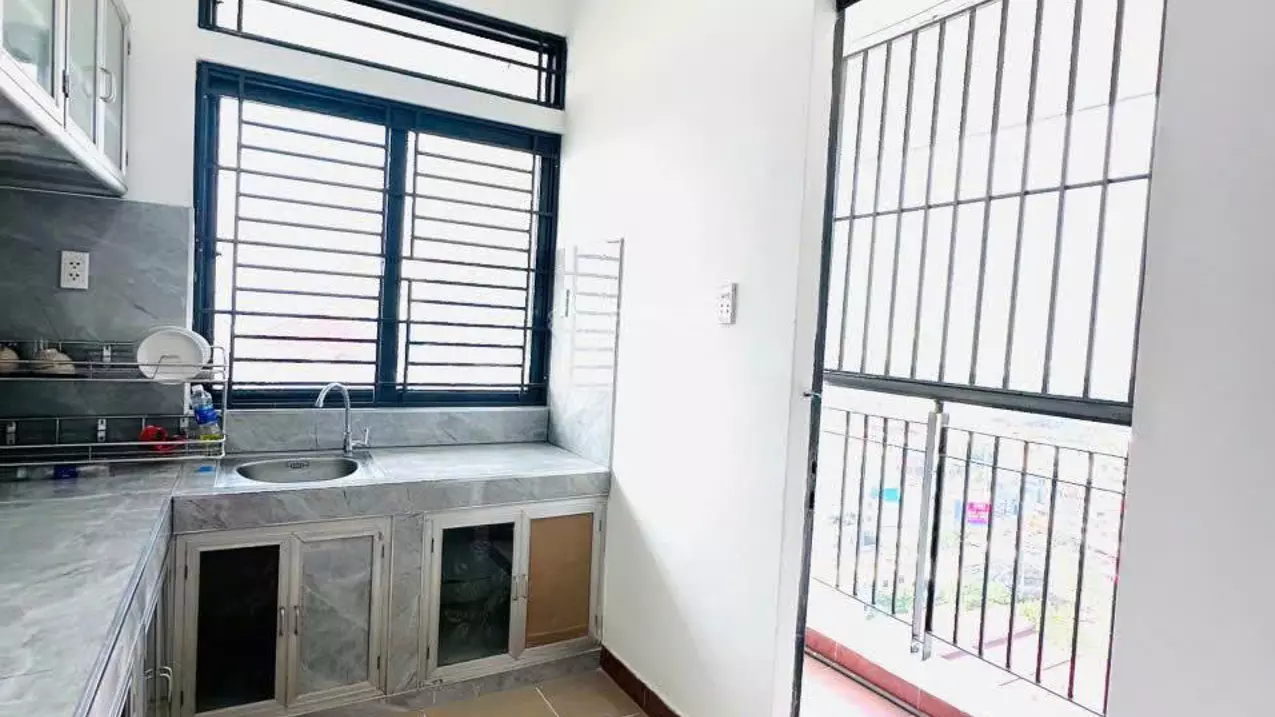 selling the highest quality apartment lot at cc 312 lac long quan, district 11. airy corner apartment of 70m2