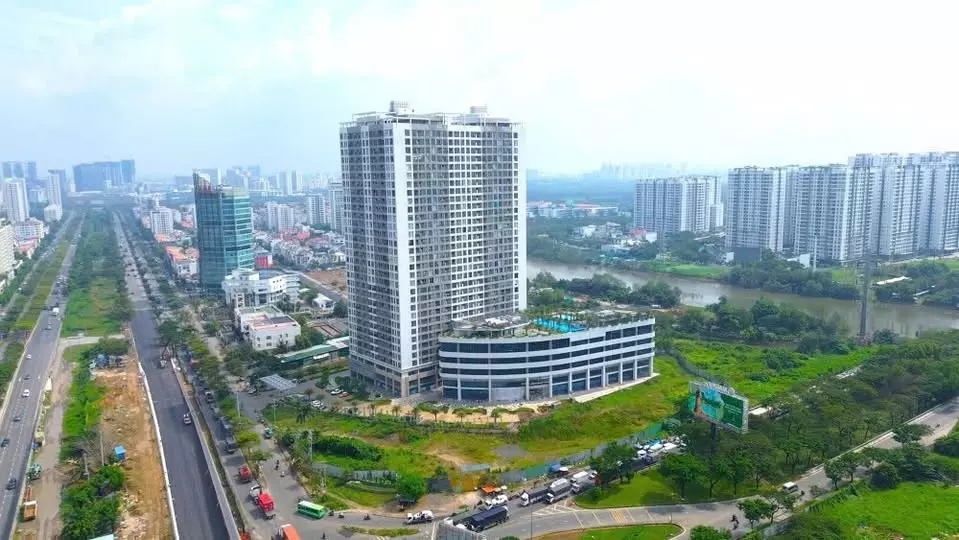 apartment for sale in district 7 on nguyen van linh facing vivo city, get the house now, bank supports ls