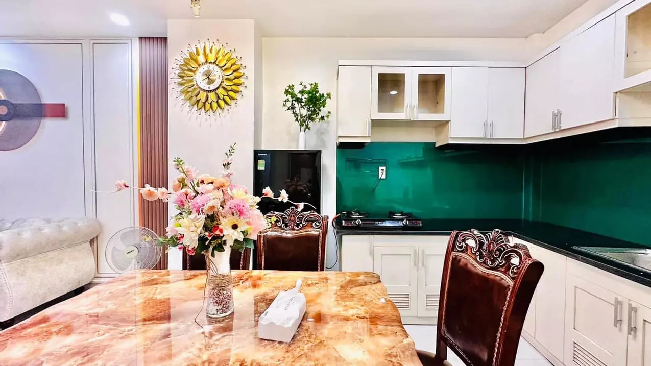 corner front front apartment - center of district 10 - best business location - price only 7 billion xx