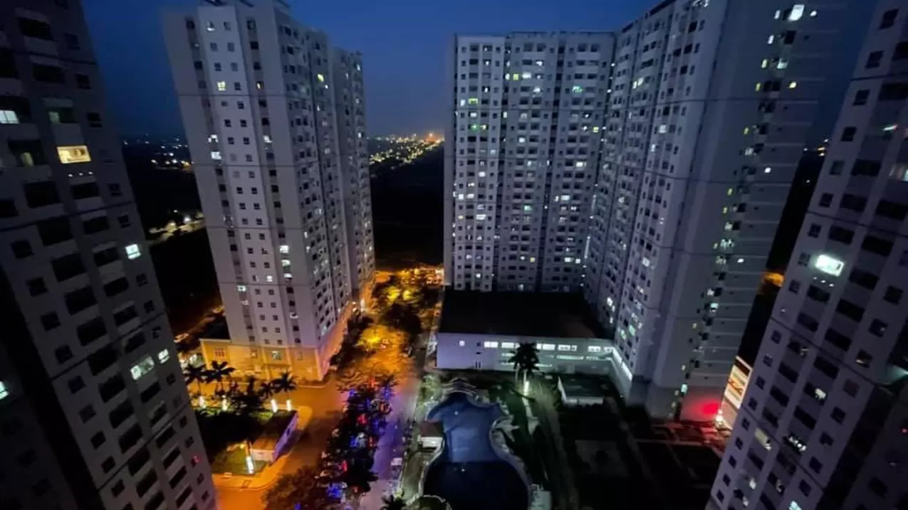 sale - strong discount - quick closing 2 bedroom apartment 55m2, binh dong ward, hcm price only 1.1 billion including all tax and book fees
