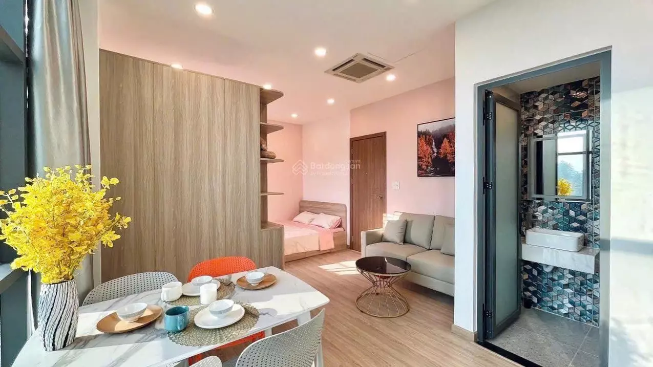 selling 16-bedroom chdv building right on cmt8 tan binh street, hdt 85 million/month