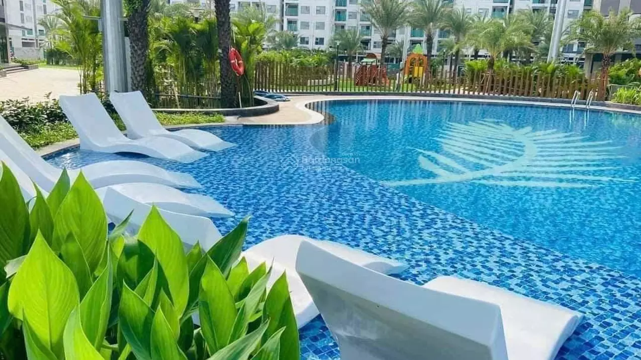selling 2 bedroom 2 bathroom apartment opposite vincom mega mall, square, international school