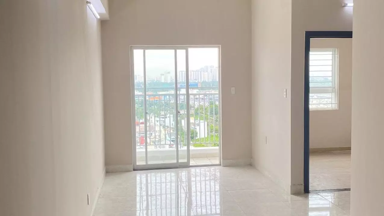 selling c/c blue sky tower, (hqc binh trung dong) district 2 price 2.05 billion, 60m2, 2 bedrooms, 2 bathrooms, basic furniture