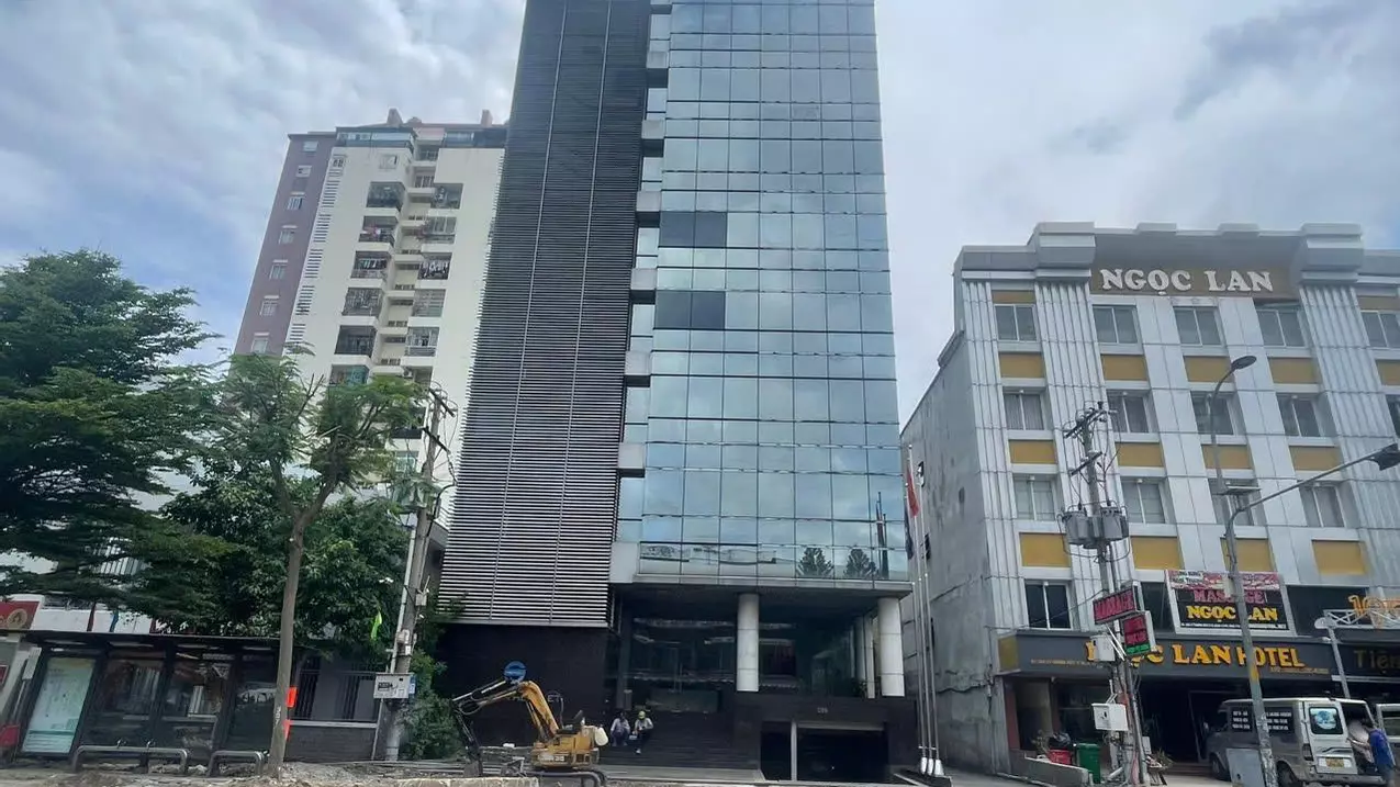 selling corner building with 2 frontages – ly thuong kiet, ward 15, district 11 – 8 floor basement – ​​400 million/month – only