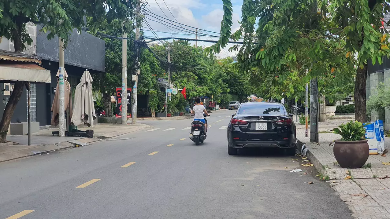 selling land and giving away a house facing 14m street - tan phu. area 4x20m, casting 3 panels just over 8 billion