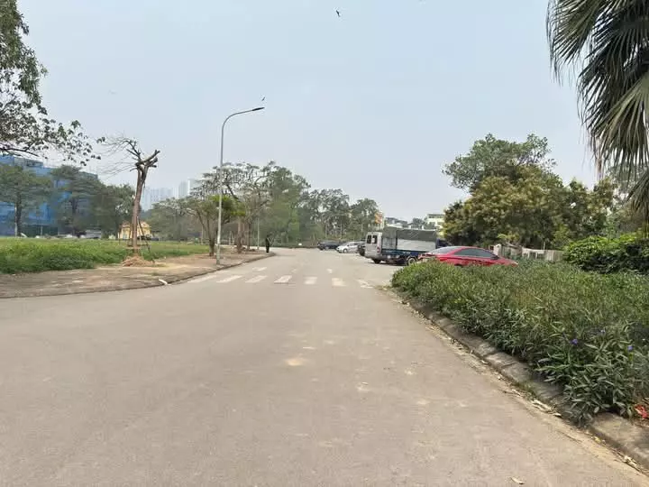 Nam Tu Liem