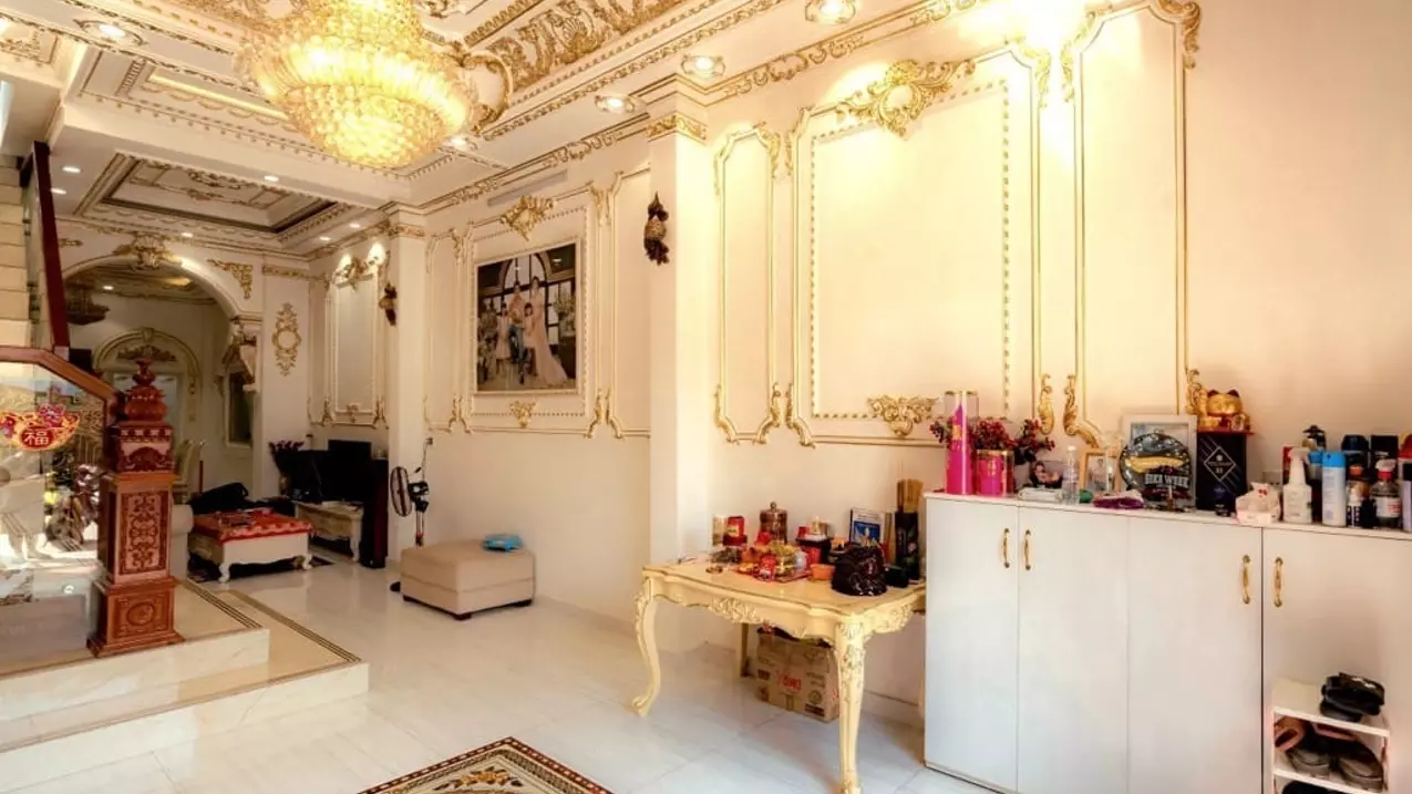 villa with gold facade - good european interior - ward 9, district 6 - 145m2 - 16.8 billion tl