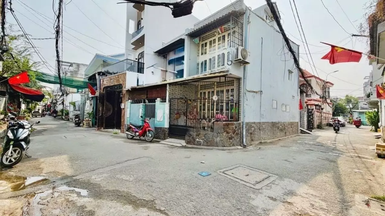 6.5 billion to have a 3-story house in tan binh - truck alley - top business?! too rare!