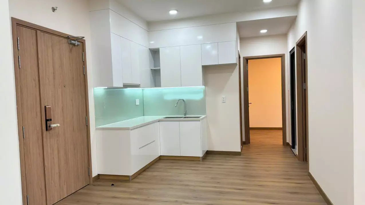apartment frontage on nguyen luong bang, adjacent to phu my hung, high-class furniture, ready to move in, beautiful view